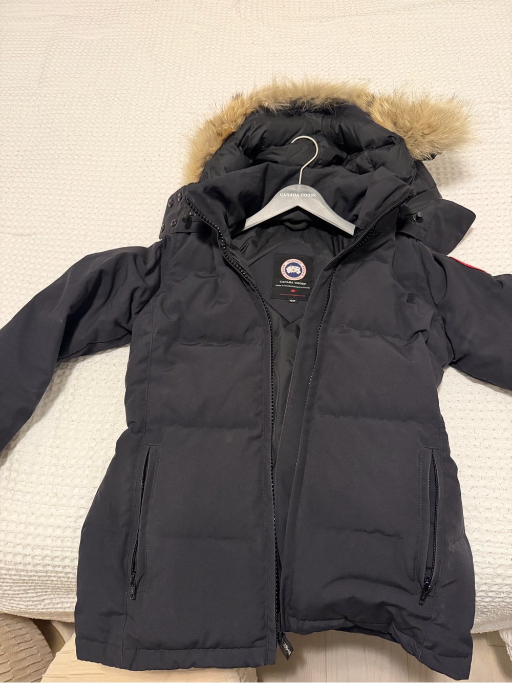 AUTHENTIC Canada Goose Navy Hooded Parka with Cinched Waist feature